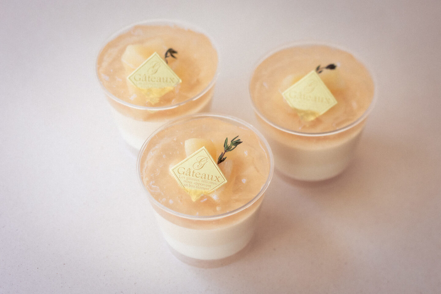 蜜香紅茶と桃のパンナコッタ / Panna cotta au thé et à la pêche