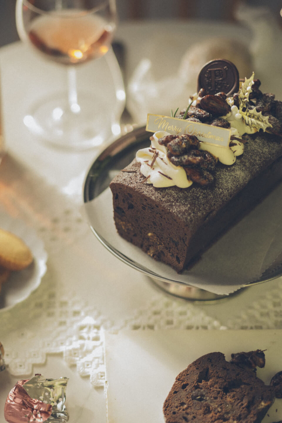 ガトーショコラ・ノエル（ラム薫る果実とナッツガトーショコラ） / Gâteau au chocolat de Noël