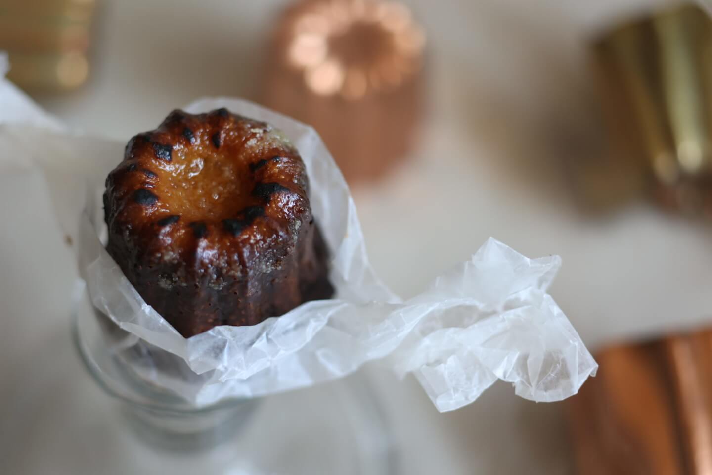 焦がしはちみつカヌレ / Canelé au miel brûlé