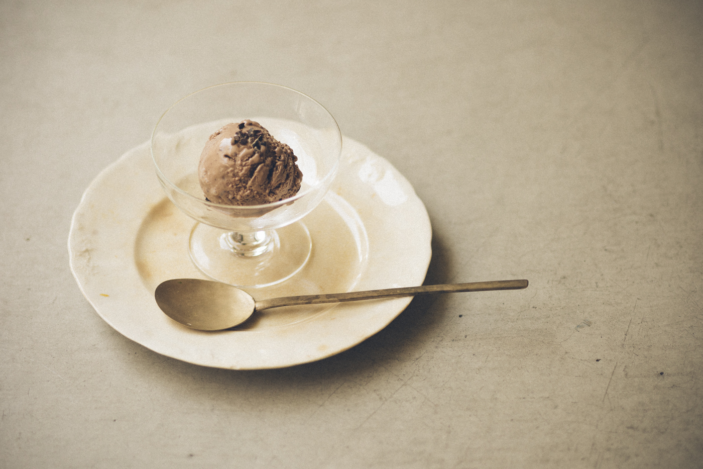 ヴァローナチョコを使ったカカオ感じる芳醇チョコレートアイス / Glace au Chocolat
