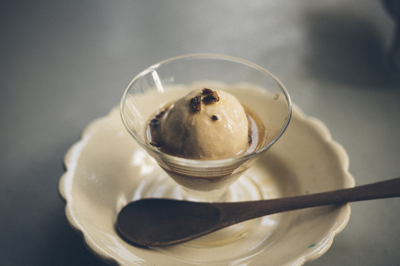 マデイラワインとロースト胡桃のアイスクリーム / Glace au vin de Madère et aux noix