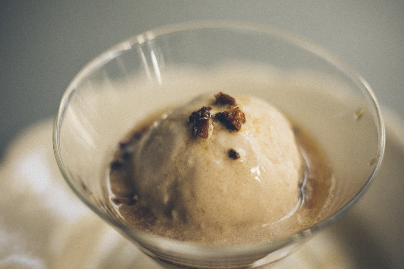 マデイラワインとロースト胡桃のアイスクリーム / Glace au vin de Madère et aux noix